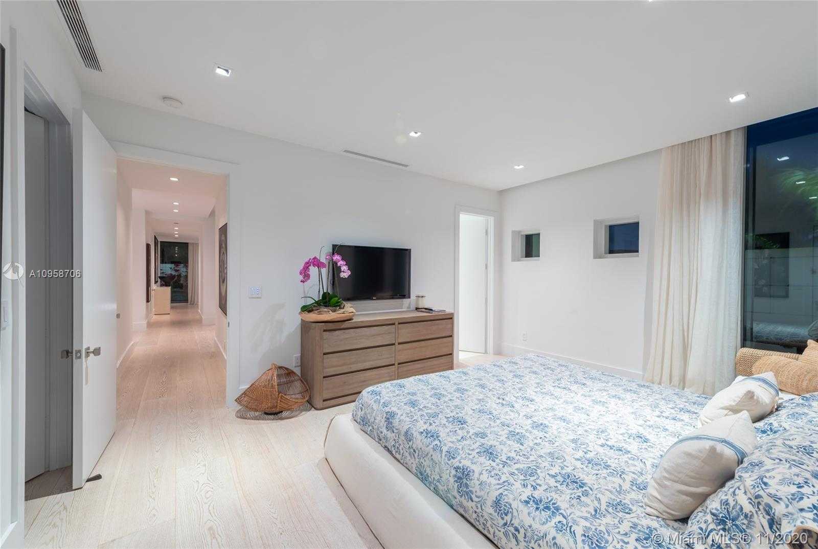 Small Image of 440 SOUTH MASHTA DR, Key Biscayne Number 20