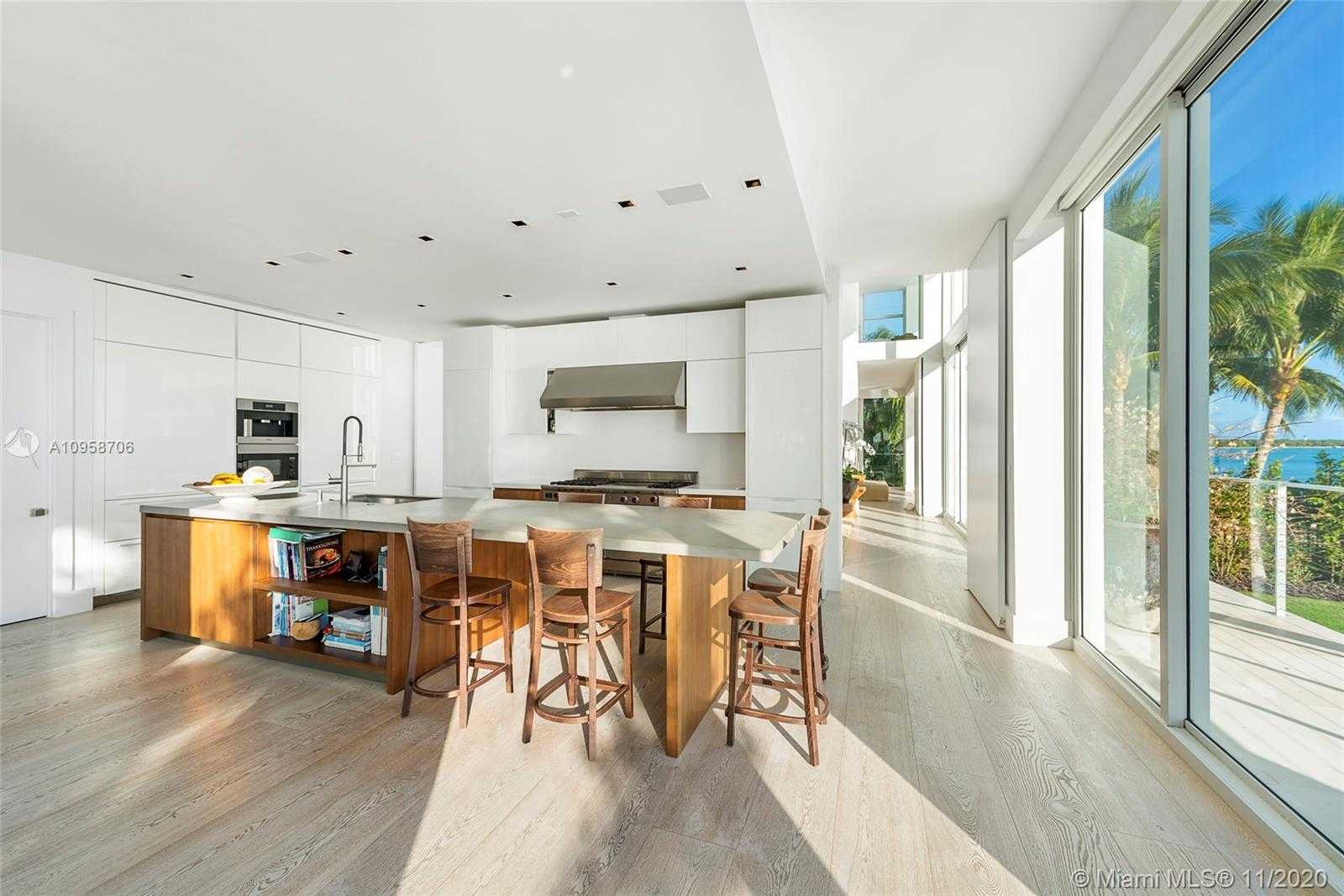 Small Image of 440 SOUTH MASHTA DR, Key Biscayne Number 26