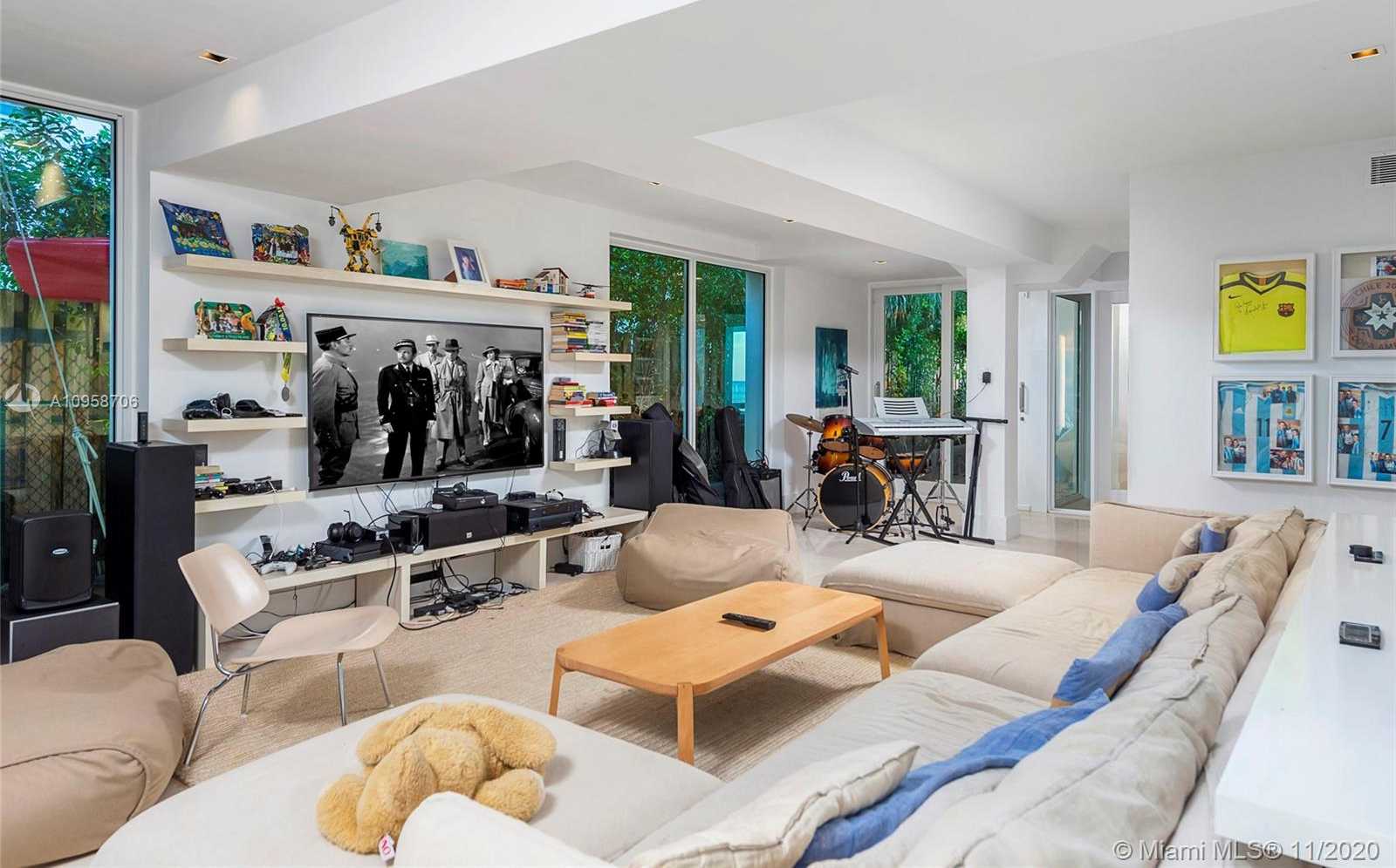 Small Image of 440 SOUTH MASHTA DR, Key Biscayne Number 30