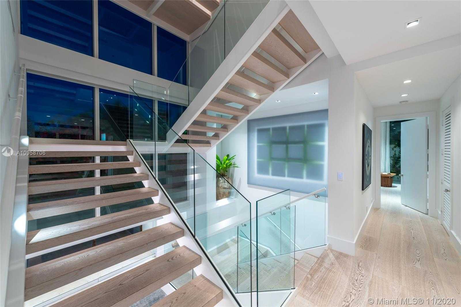Small Image of 440 SOUTH MASHTA DR, Key Biscayne Number 39