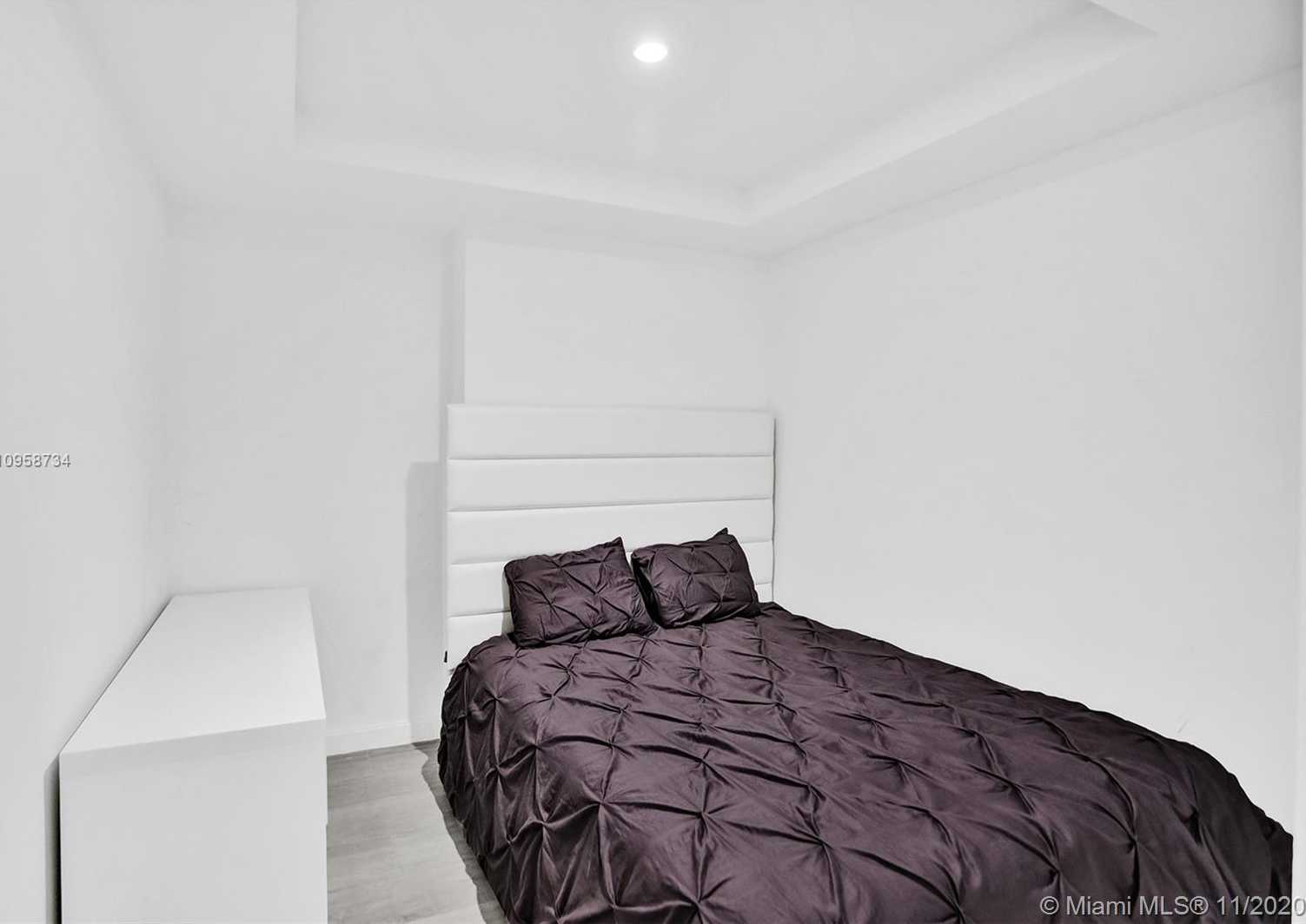 Small Image of 55 SOUTH WEST 9TH ST #1904, Miami Number 6