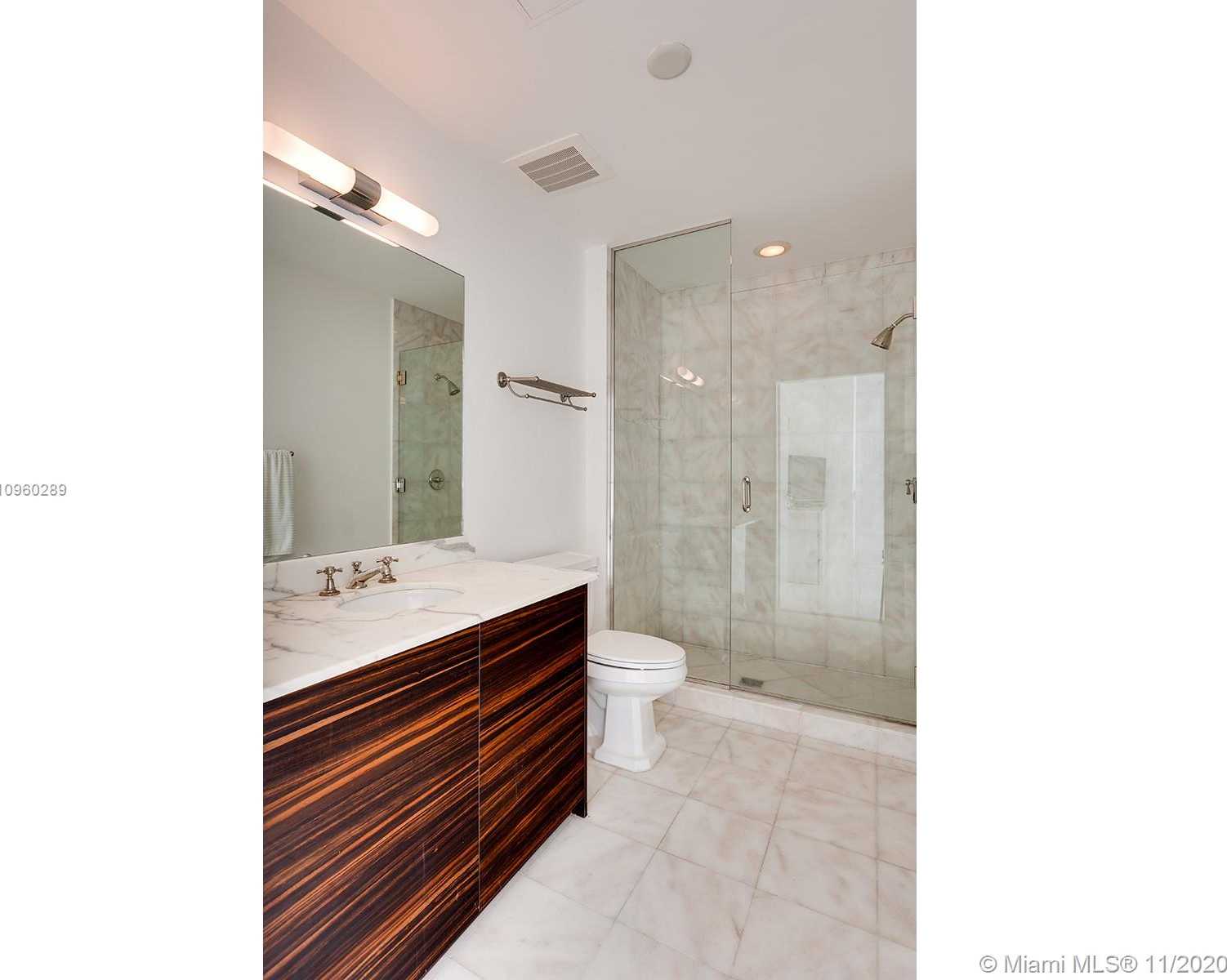 Small Image of 50 SOUTH POINTE DR #609, Miami Beach Number 8