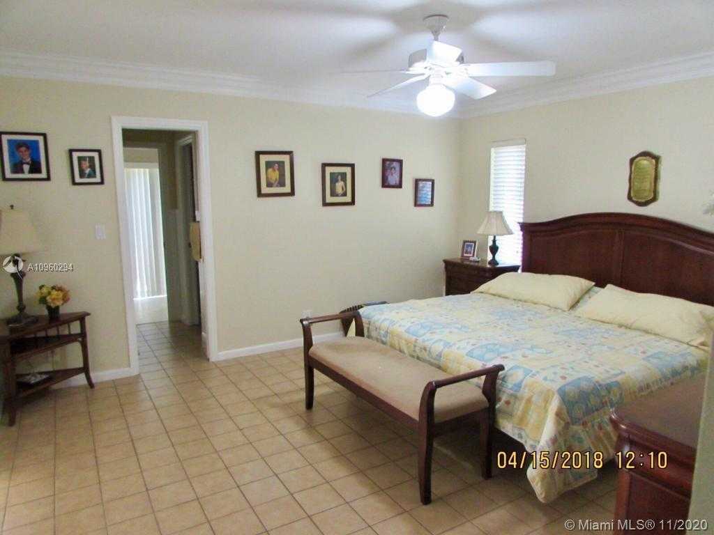Small Image of 10890 SOUTH WEST 83RD AVE #10890, Miami Number 11