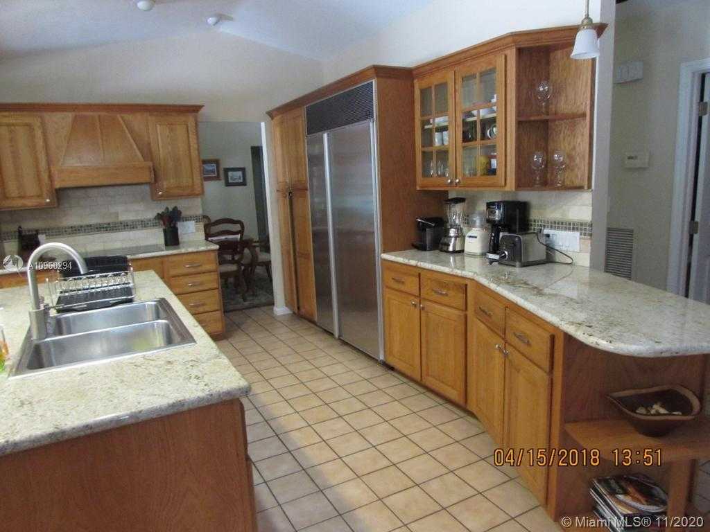 Small Image of 10890 SOUTH WEST 83RD AVE #10890, Miami Number 15