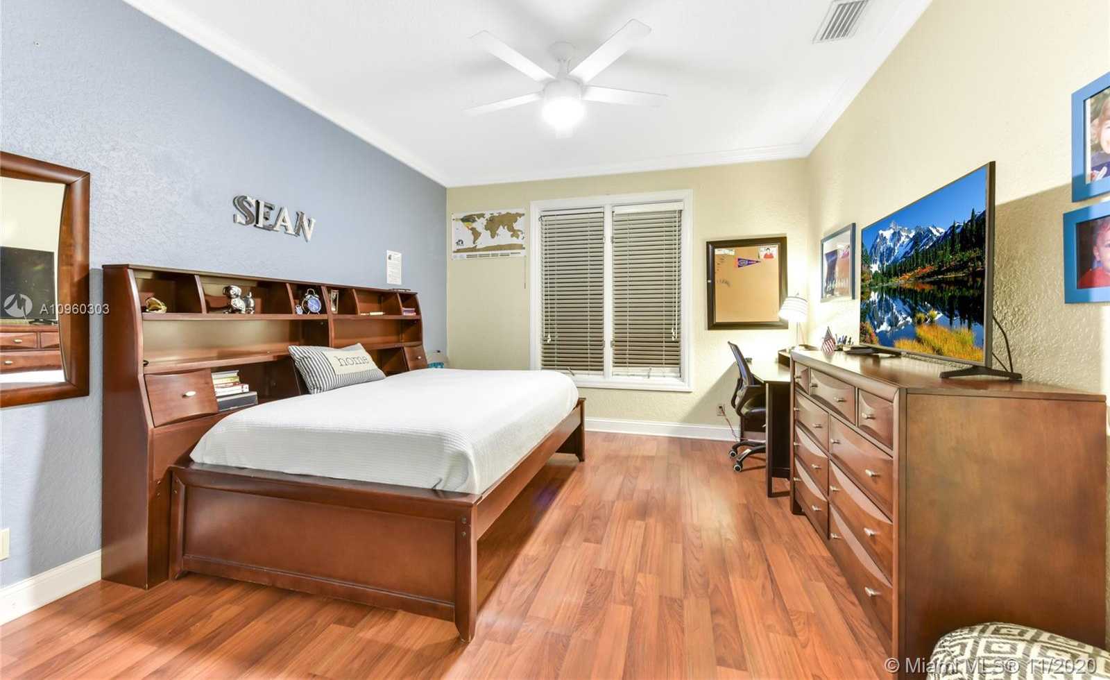 Small Image of 1755 EAGLE TRACE BLVD, Coral Springs Number 24