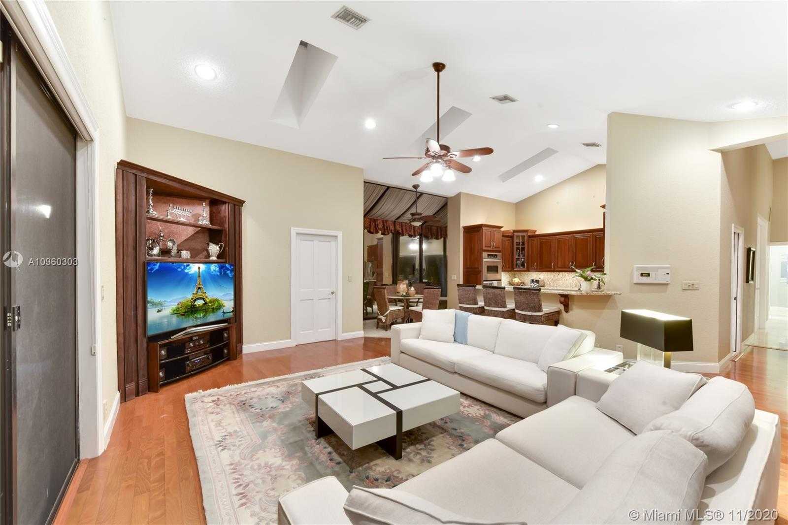 Small Image of 1755 EAGLE TRACE BLVD, Coral Springs Number 8
