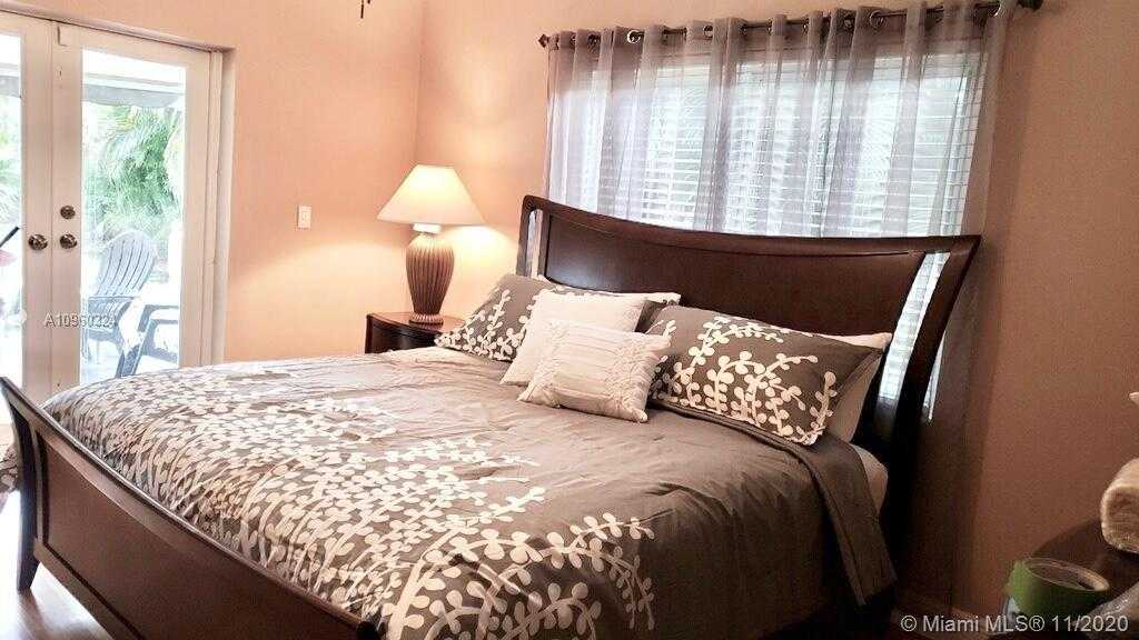 Small Image of 2201 SOUTH WEST 57TH CT, Miami Number 15