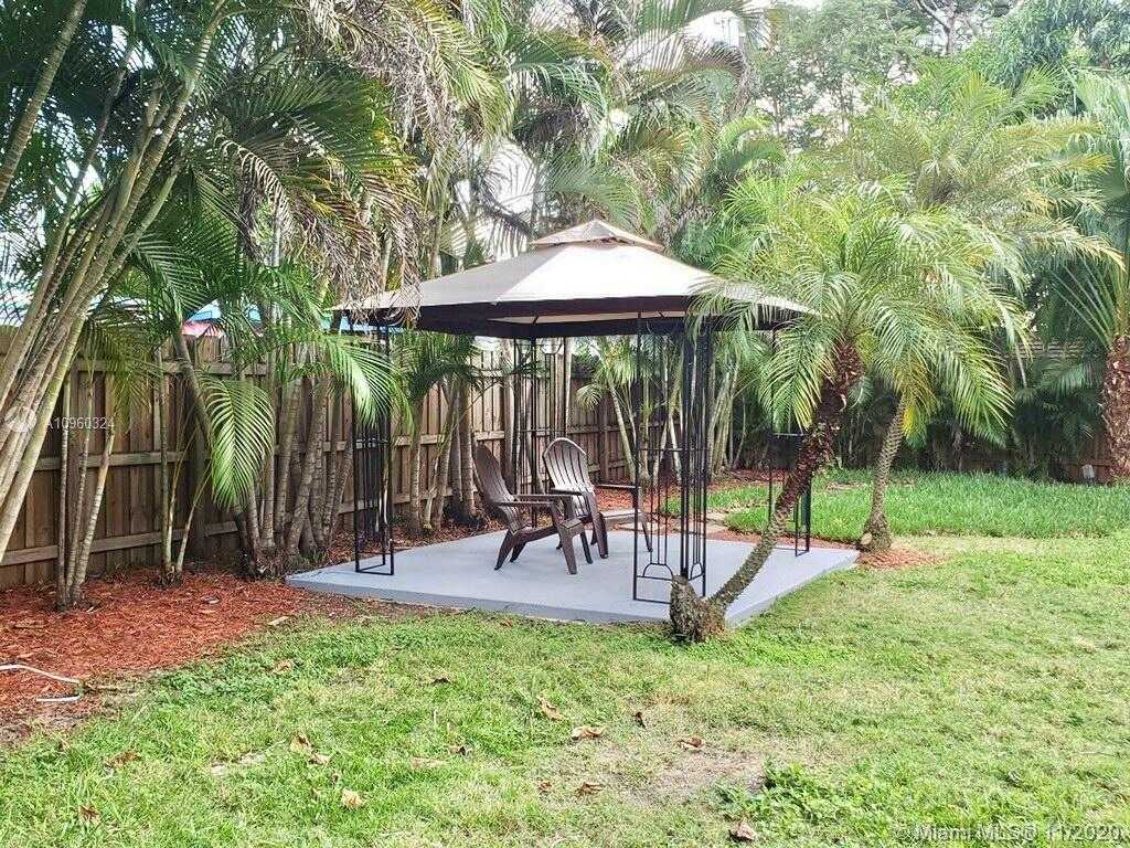 Small Image of 2201 SOUTH WEST 57TH CT, Miami Number 25