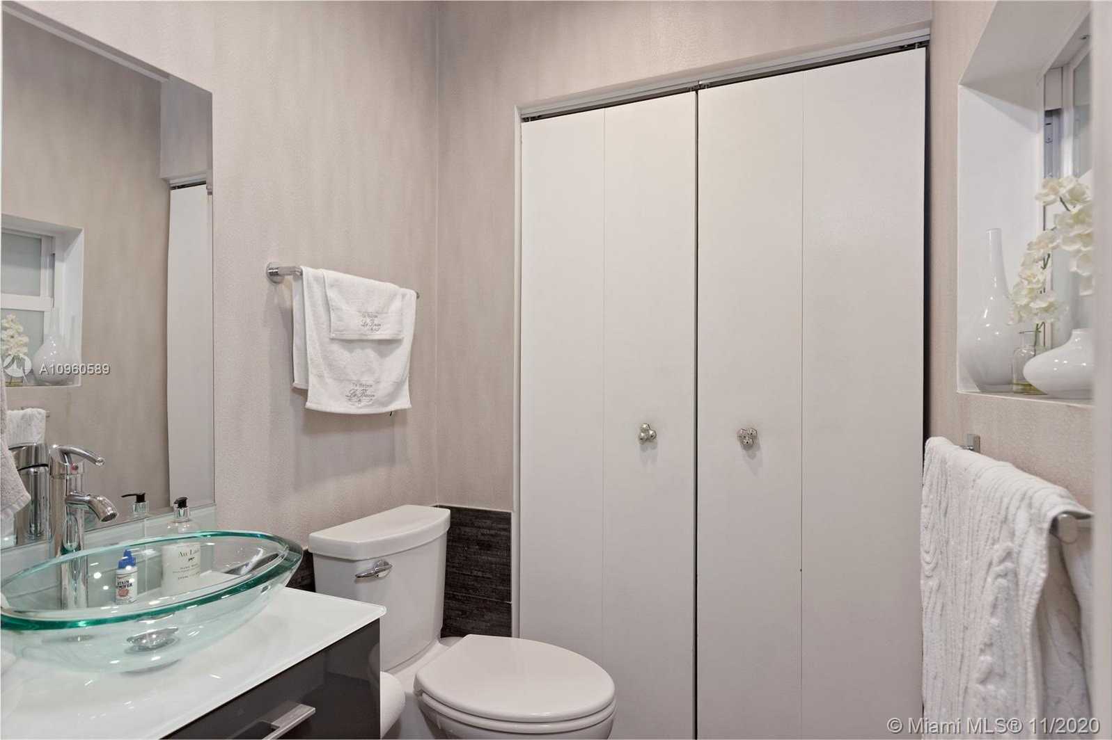 Small Image of 665 NORTH EAST 72ND TER, Miami Number 14