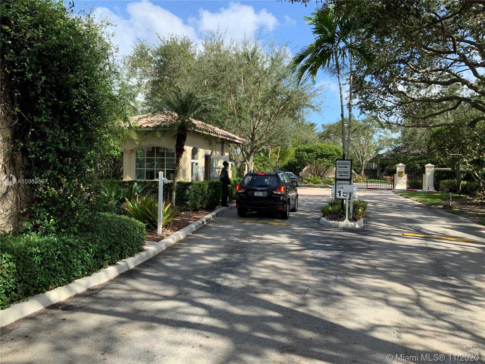 Small Image of 12308 SOUTH WEST 94TH PL, Miami Number 3