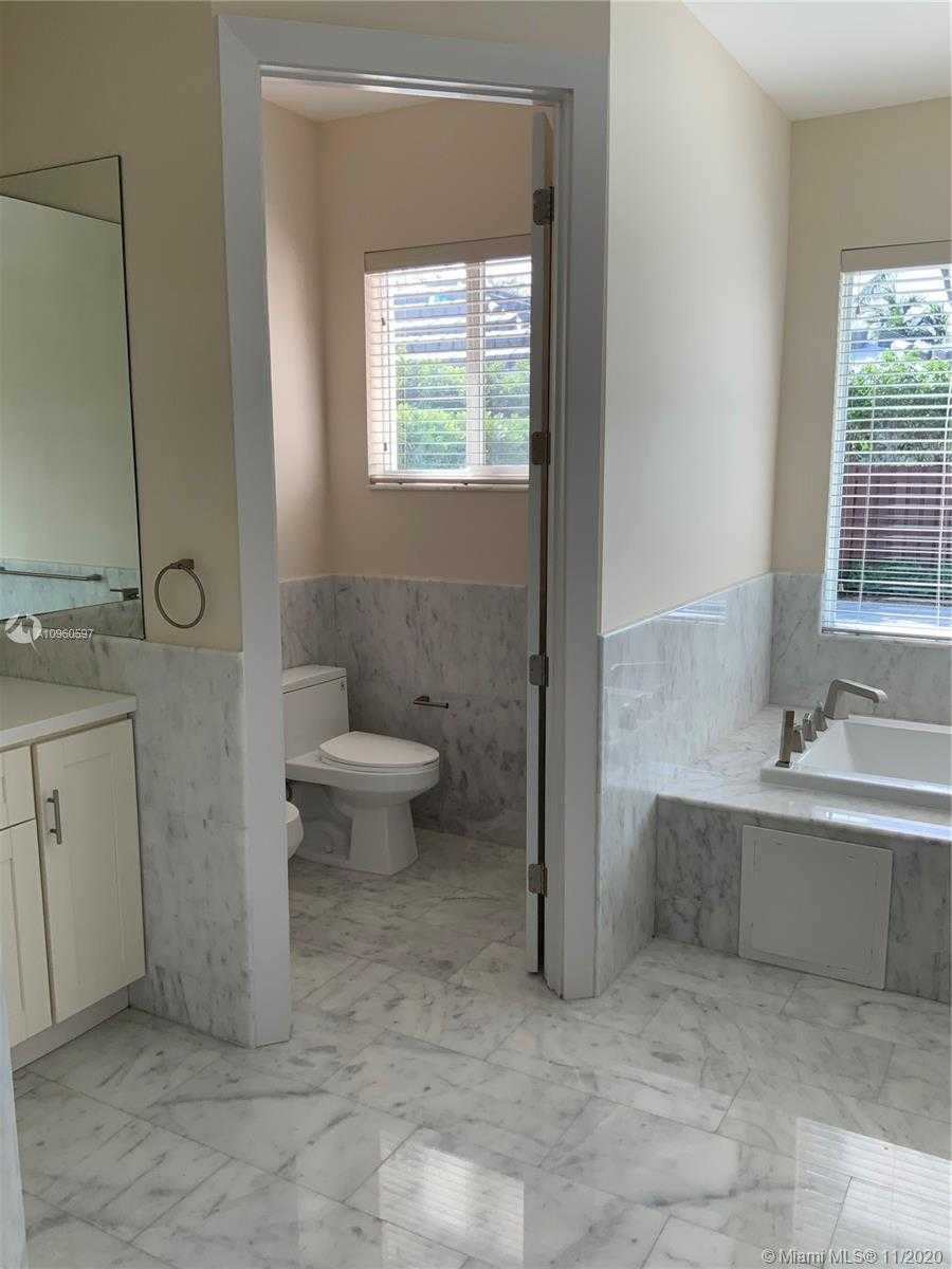 Small Image of 12308 SOUTH WEST 94TH PL, Miami Number 32