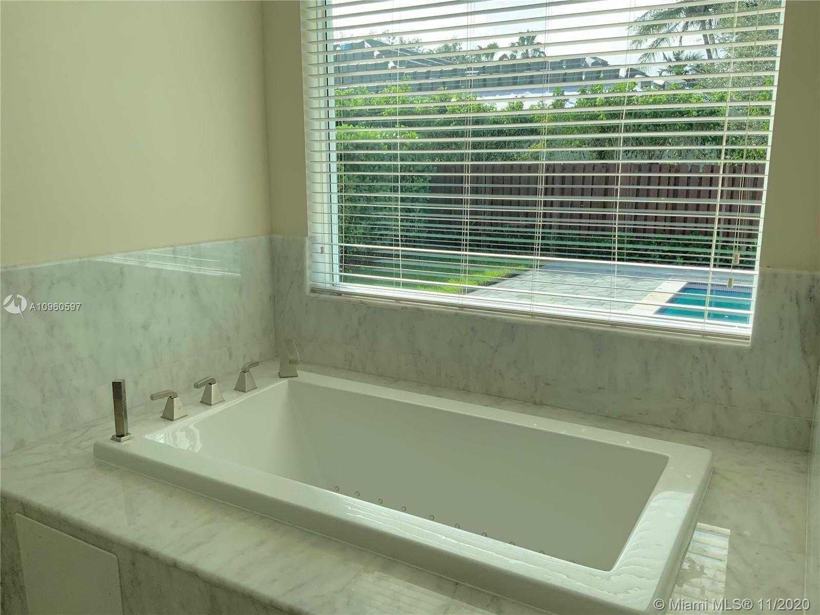 Small Image of 12308 SOUTH WEST 94TH PL, Miami Number 33
