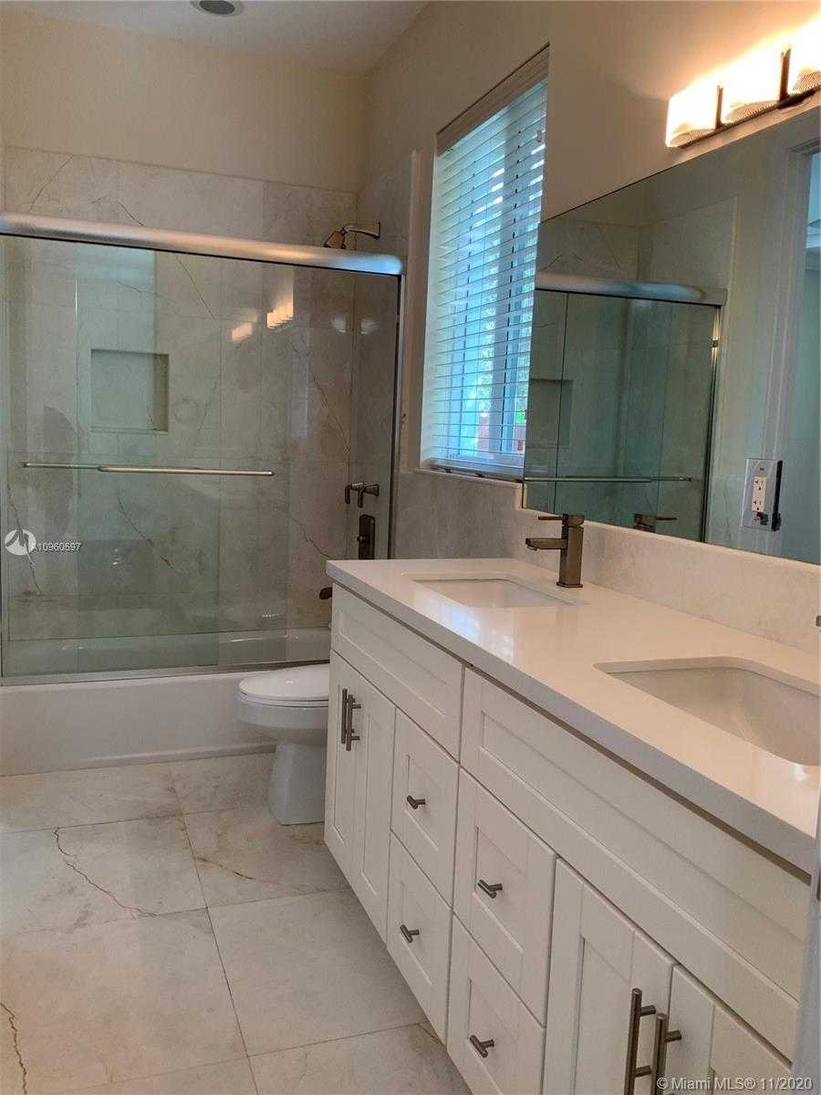 Small Image of 12308 SOUTH WEST 94TH PL, Miami Number 39