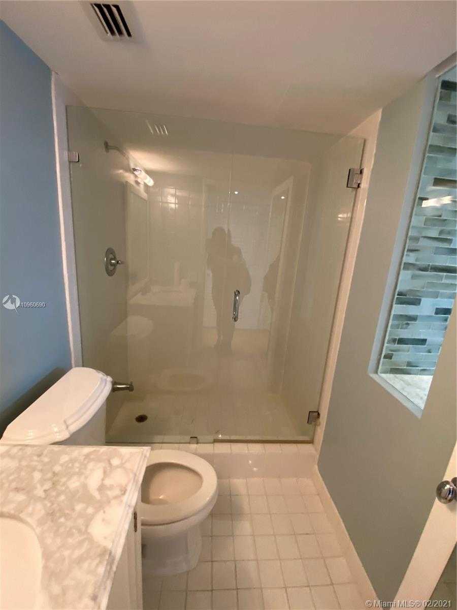Small Image of 1632 SOUTH BAYSHORE CT #501, Miami Number 19