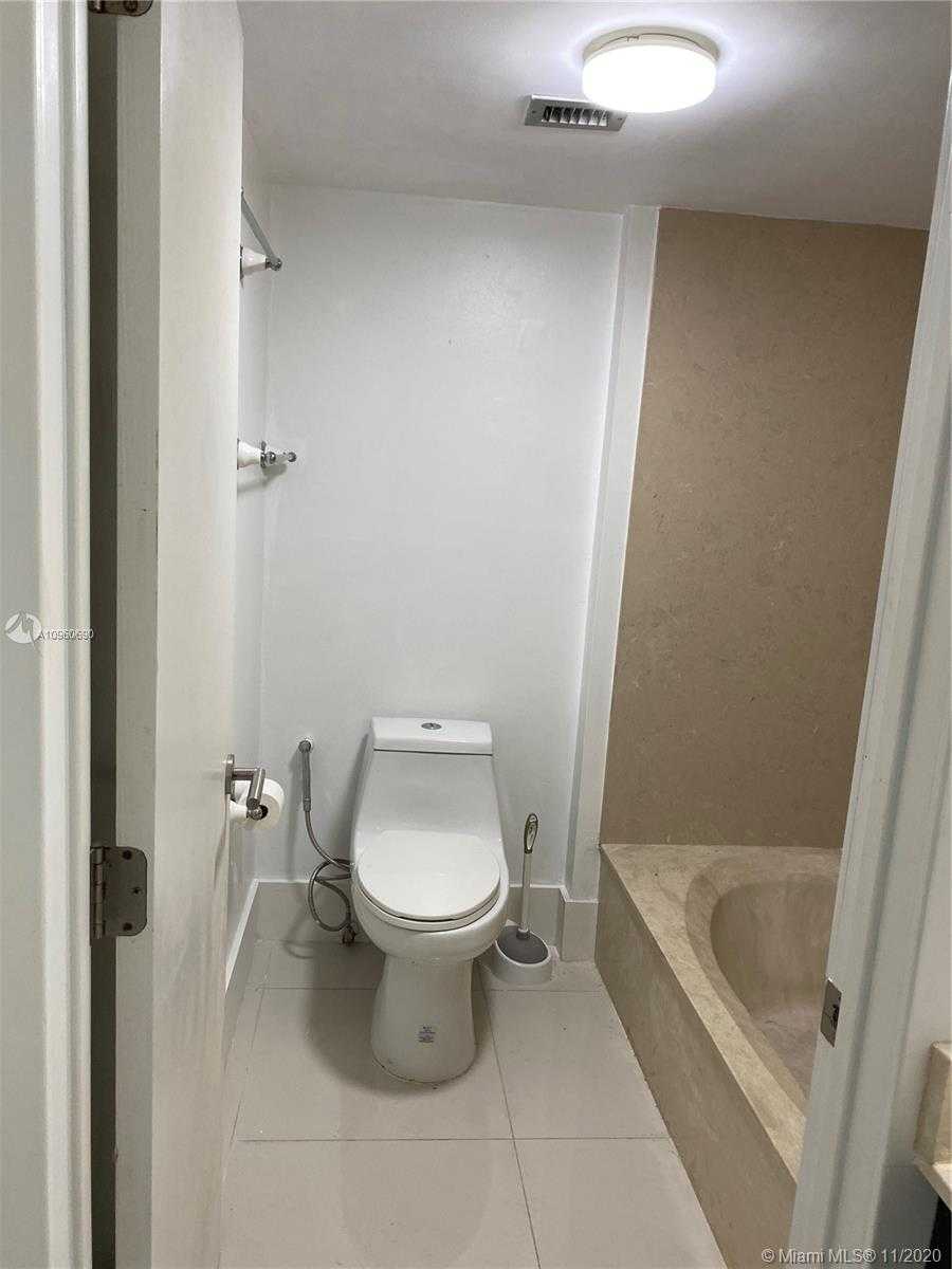 Small Image of 1632 SOUTH BAYSHORE CT #501, Miami Number 39
