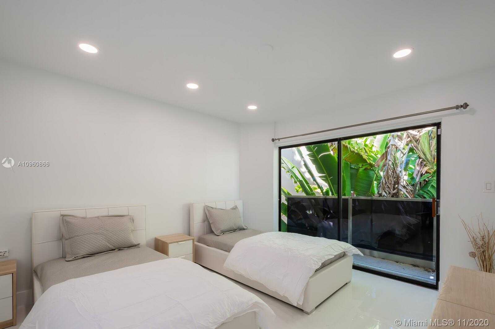 Small Image of 2575 TIGERTAIL AVE, Coconut Grove Number 12