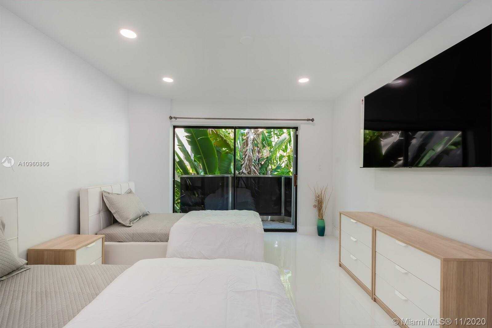 Small Image of 2575 TIGERTAIL AVE, Coconut Grove Number 13