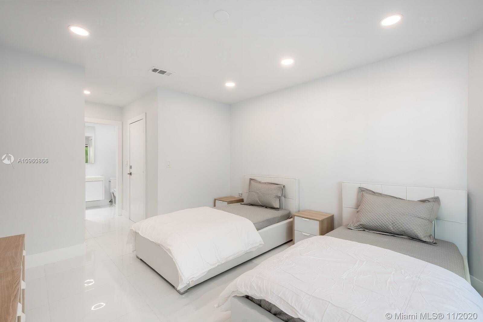 Small Image of 2575 TIGERTAIL AVE, Coconut Grove Number 14