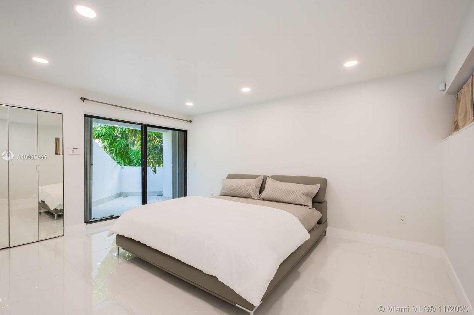 Small Image of 2575 TIGERTAIL AVE, Coconut Grove Number 17