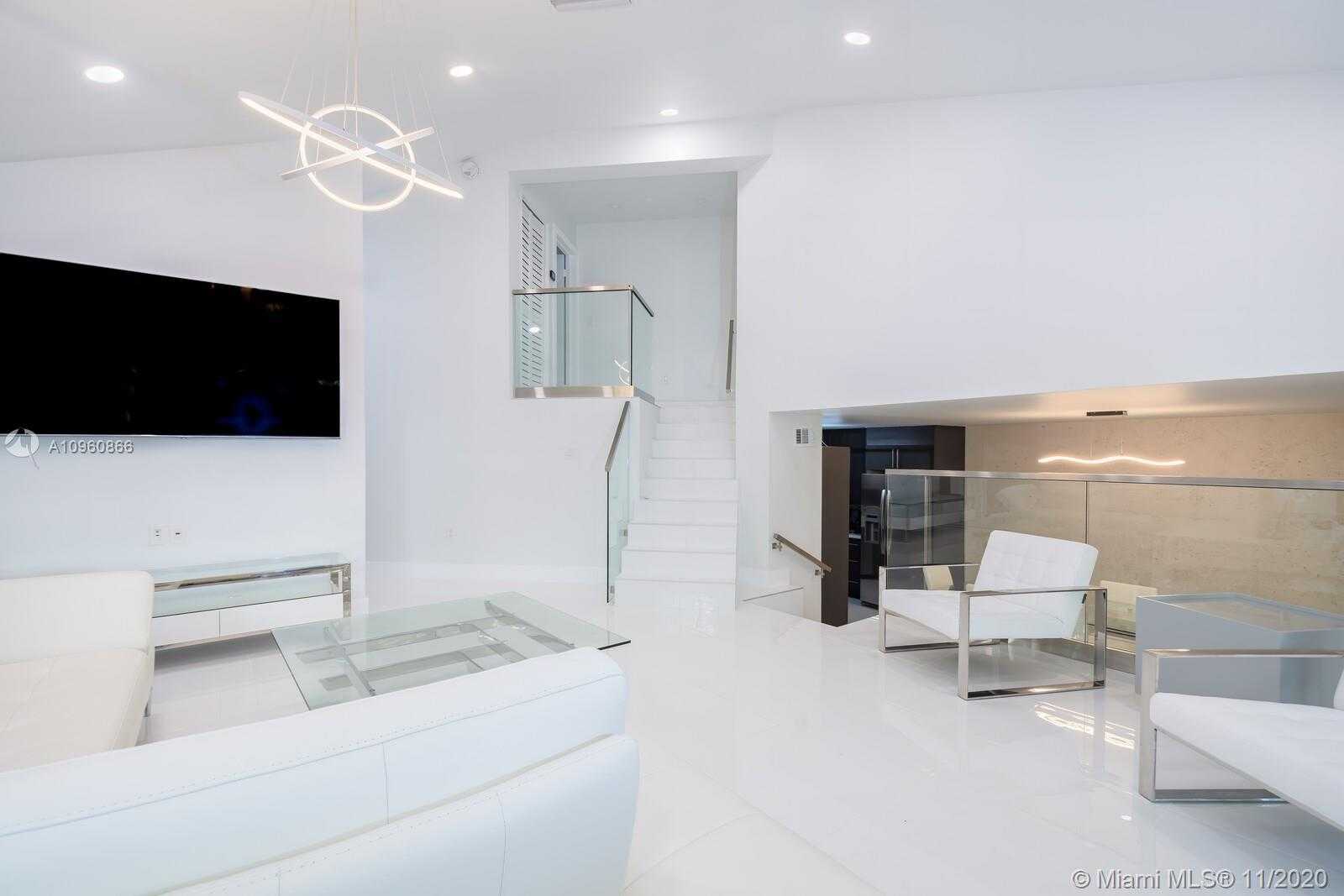 Small Image of 2575 TIGERTAIL AVE, Coconut Grove Number 2