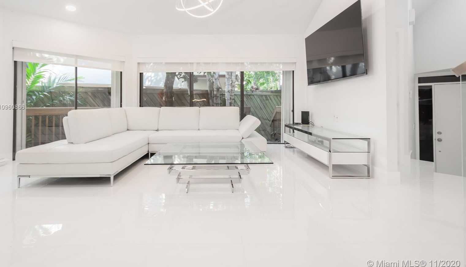 Small Image of 2575 TIGERTAIL AVE, Coconut Grove Number 3