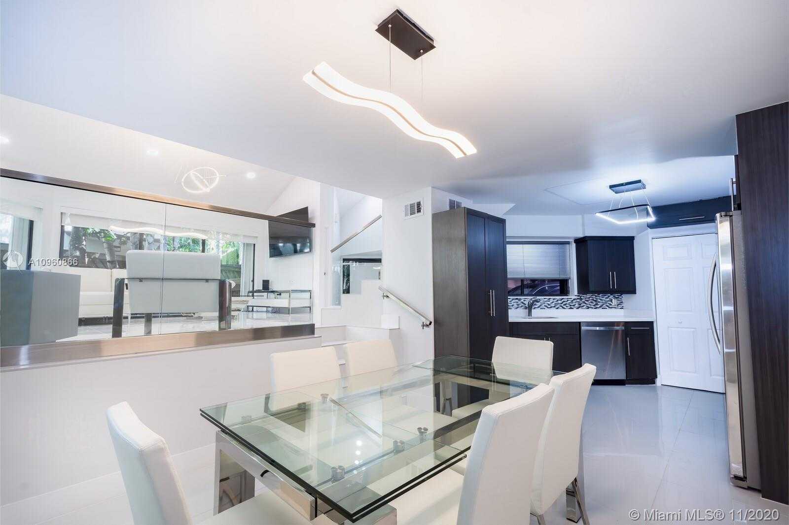 Small Image of 2575 TIGERTAIL AVE, Coconut Grove Number 5