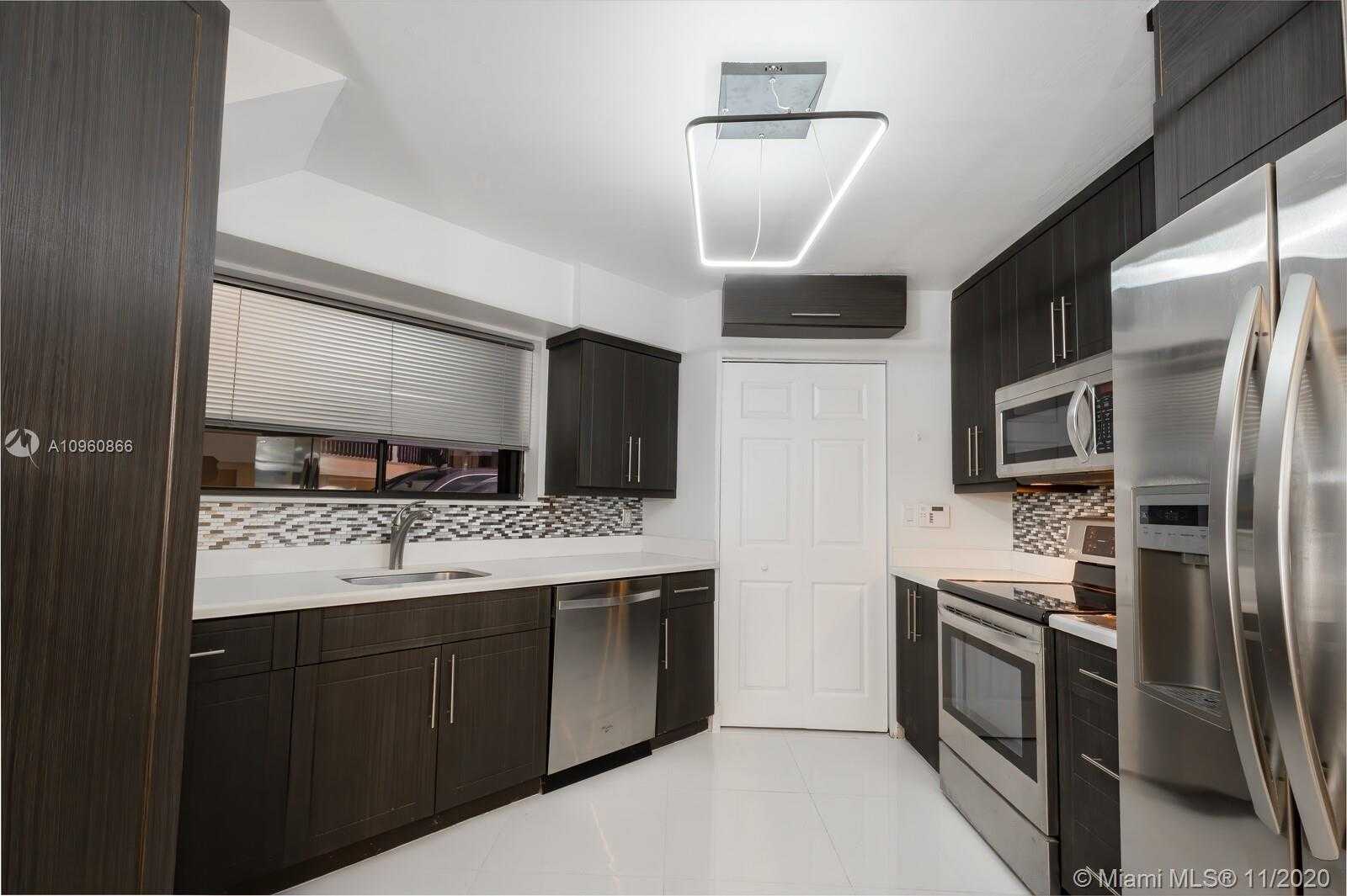 Small Image of 2575 TIGERTAIL AVE, Coconut Grove Number 7