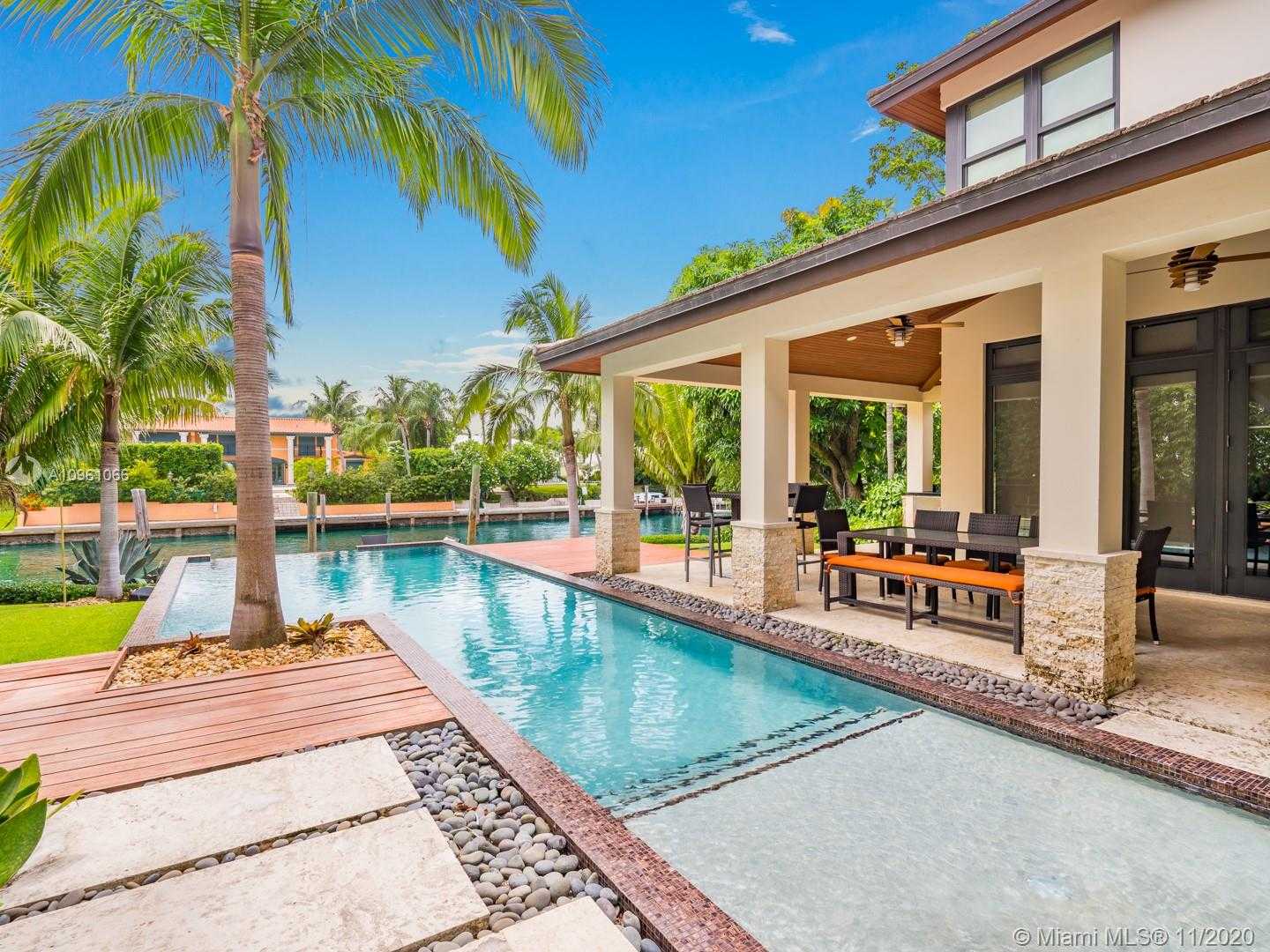 Small Image of 4241 PALM LN, Miami Number 17