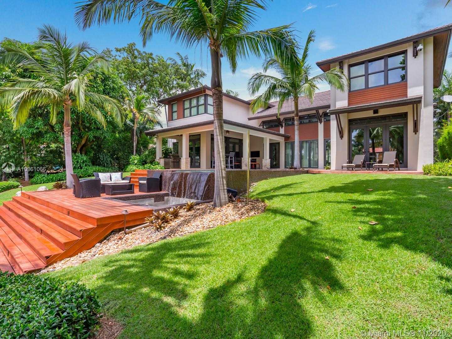 Small Image of 4241 PALM LN, Miami Number 20