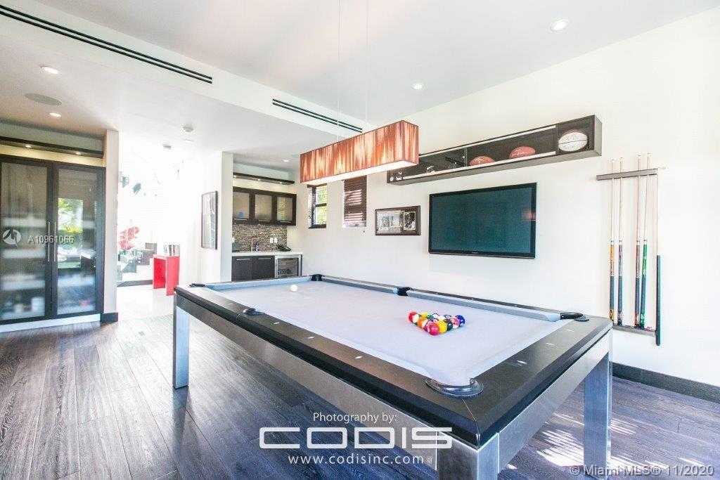 Small Image of 4241 PALM LN, Miami Number 29
