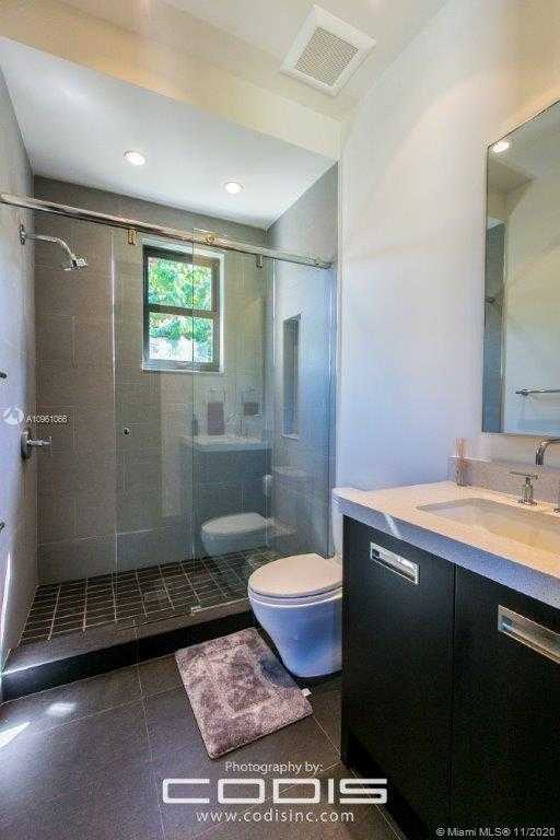 Small Image of 4241 PALM LN, Miami Number 38