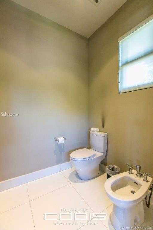 Small Image of 4241 PALM LN, Miami Number 46