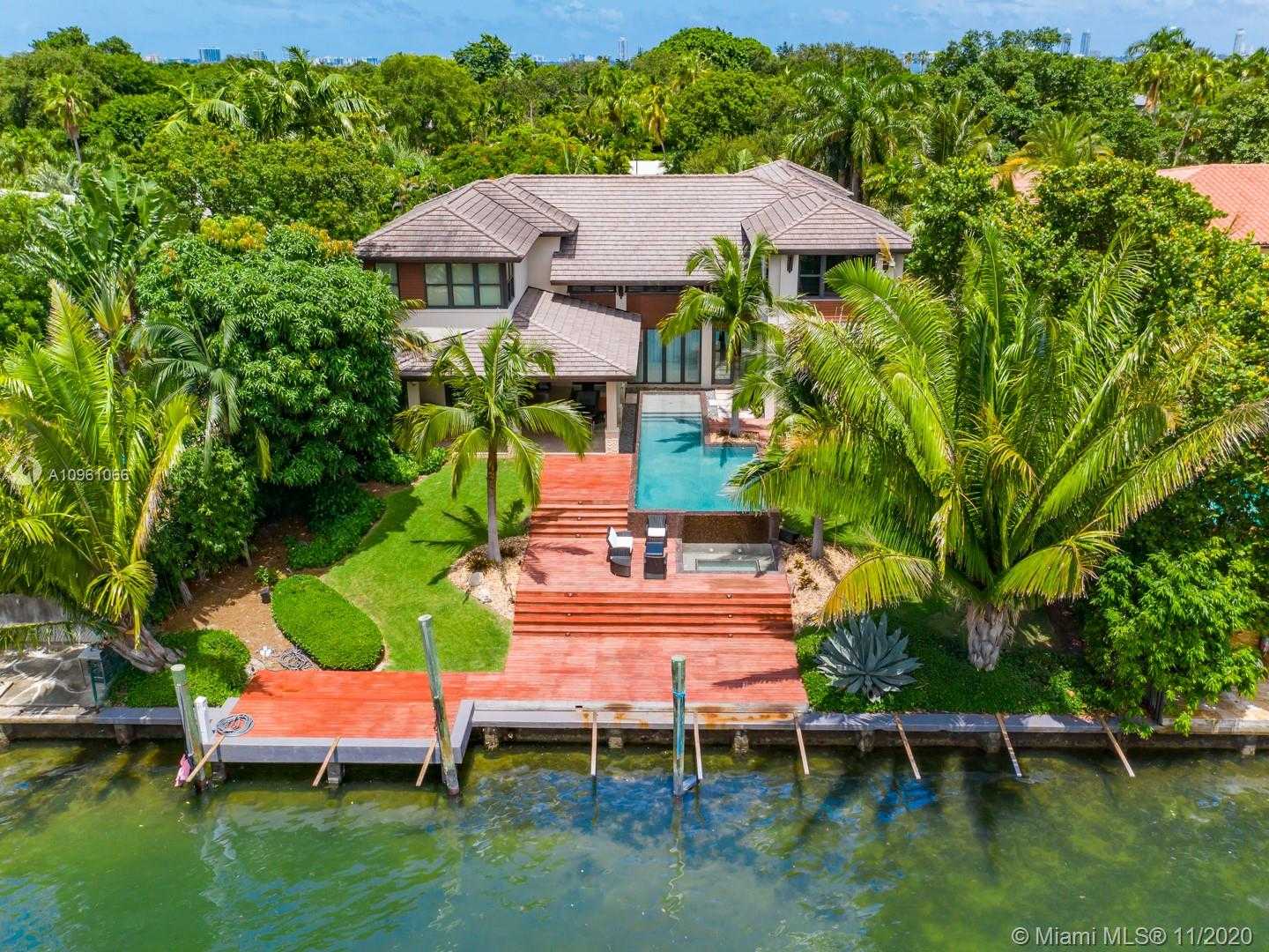 Small Image of 4241 PALM LN, Miami Number 5