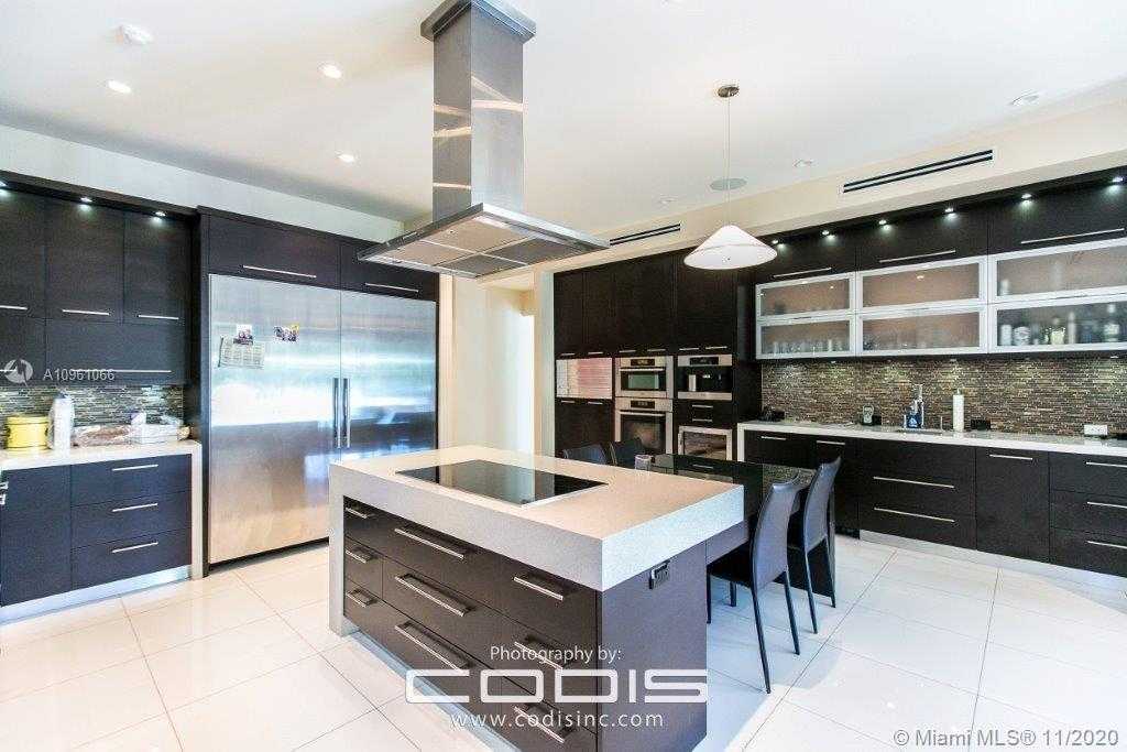 Small Image of 4241 PALM LN, Miami Number 52