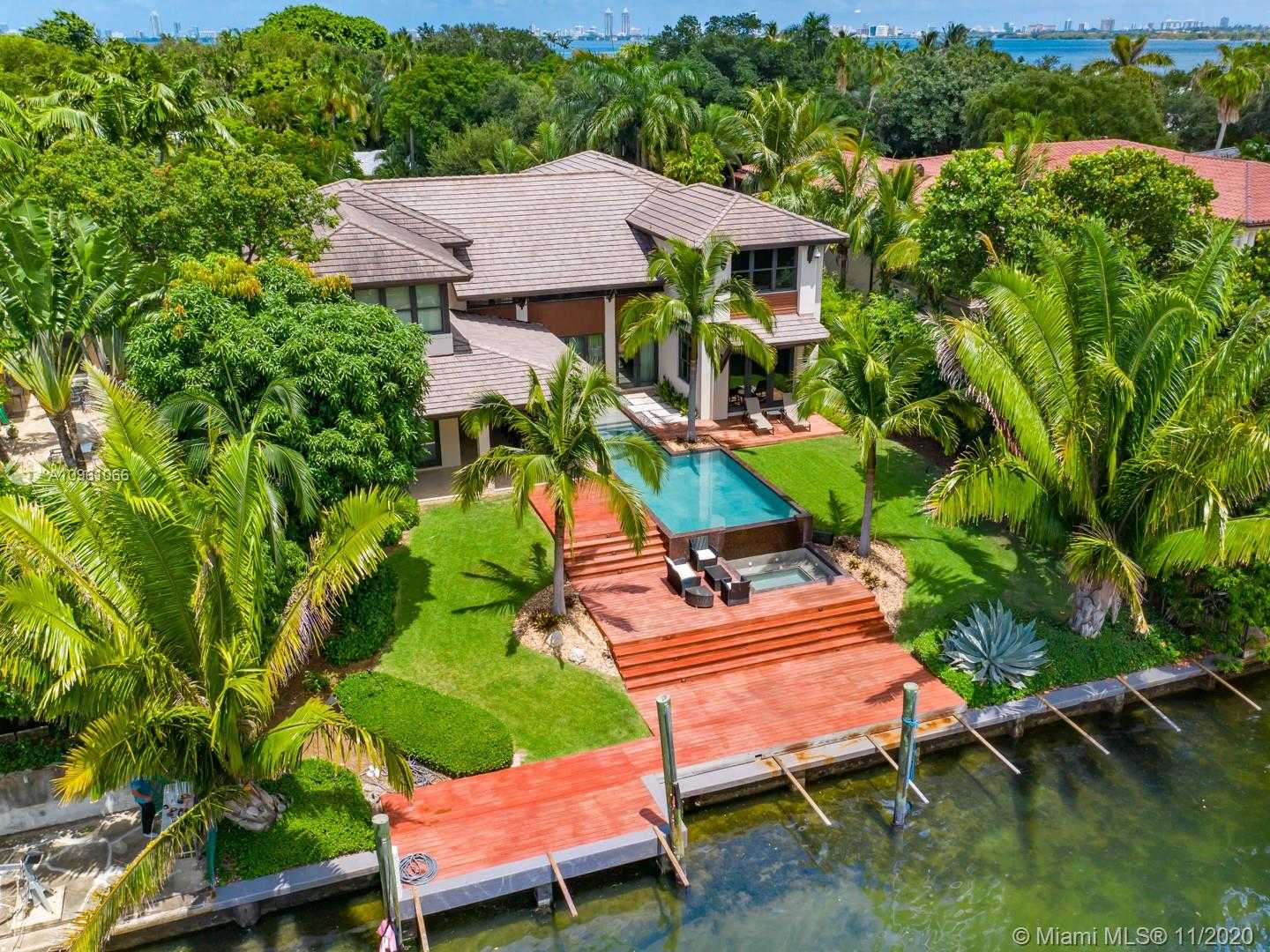 Small Image of 4241 PALM LN, Miami Number 6