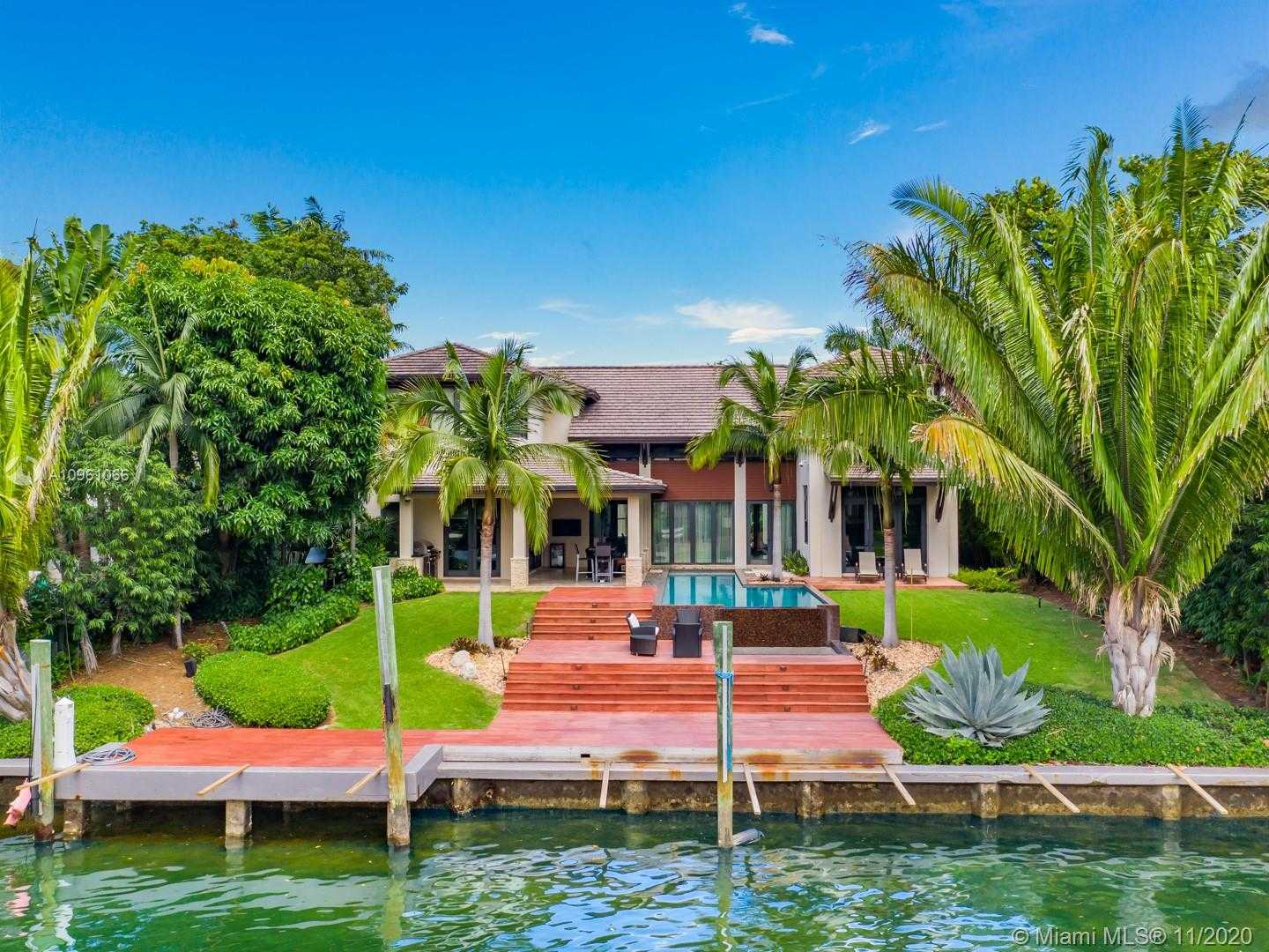 Small Image of 4241 PALM LN, Miami Number 8