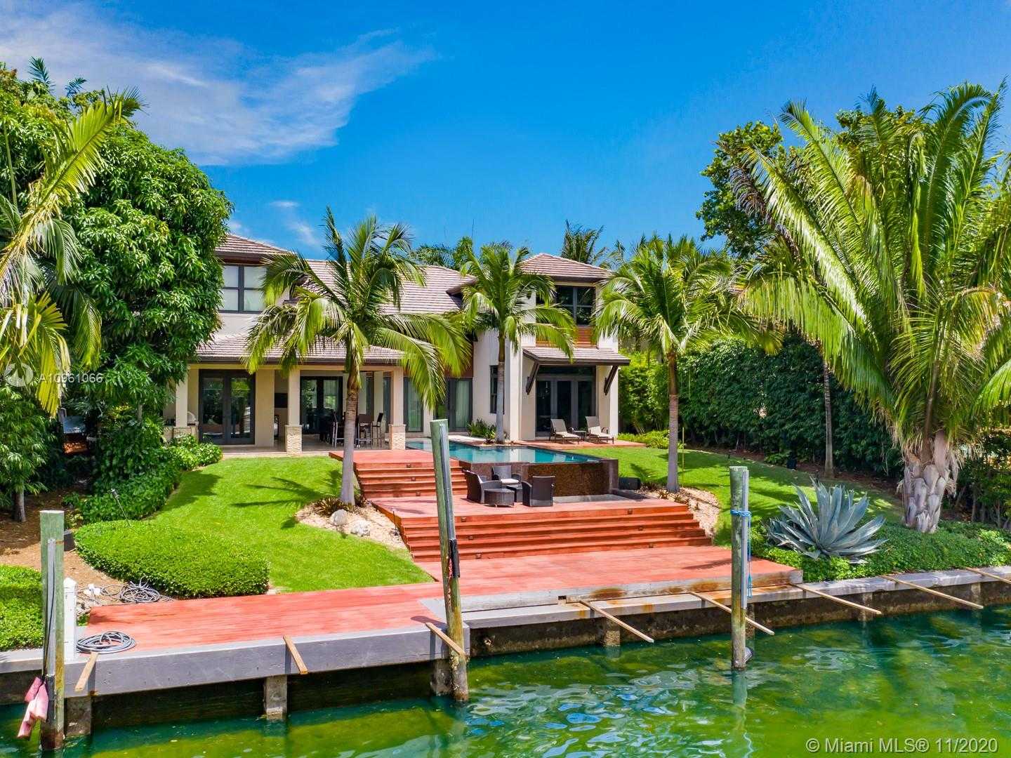 Small Image of 4241 PALM LN, Miami Number 9