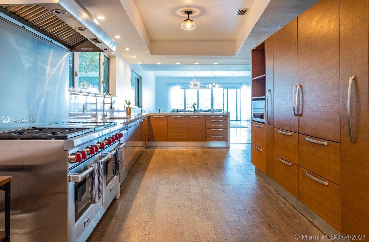 Small Image of 620 WEST DILIDO DR, Miami Beach Number 13