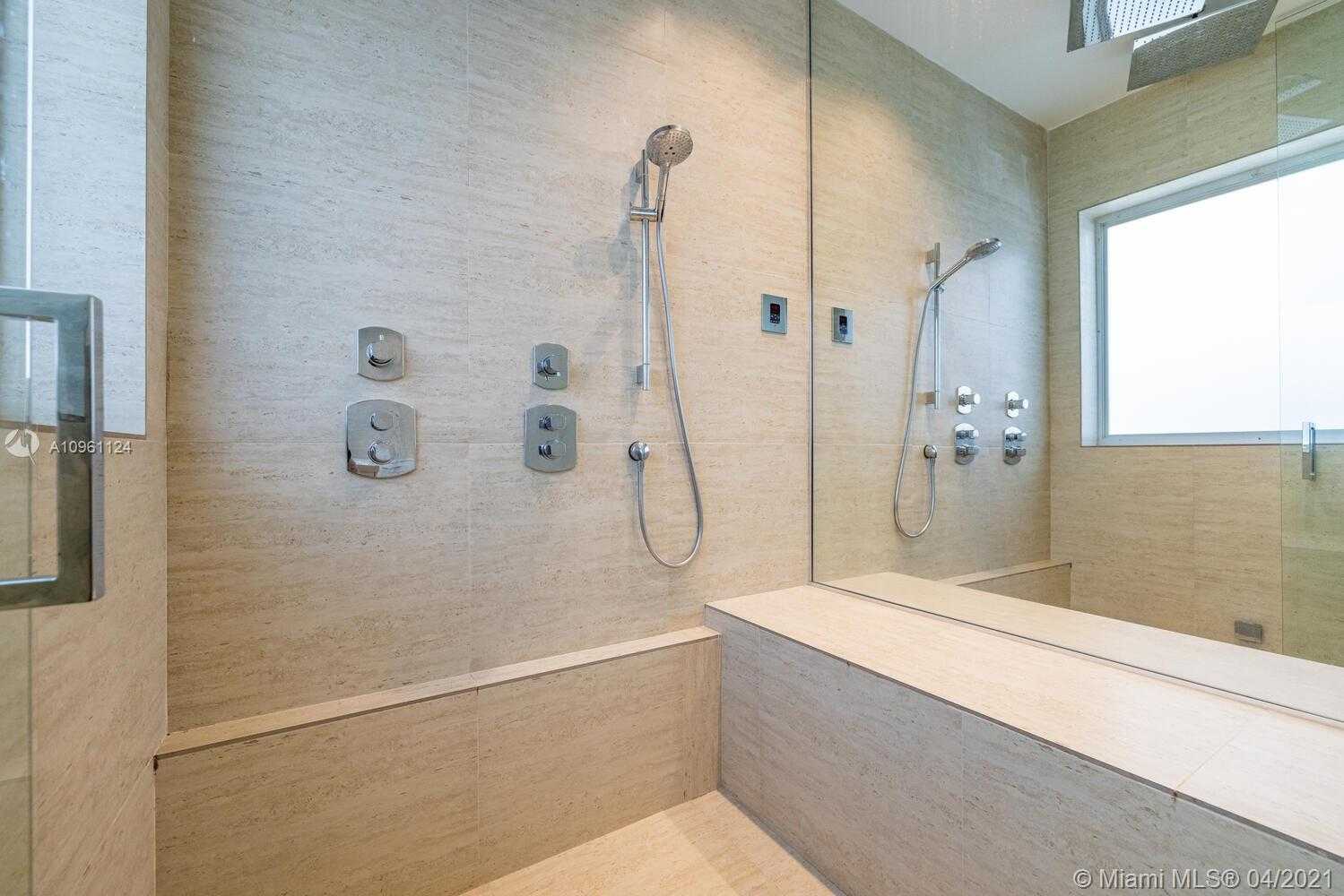 Small Image of 620 WEST DILIDO DR, Miami Beach Number 18