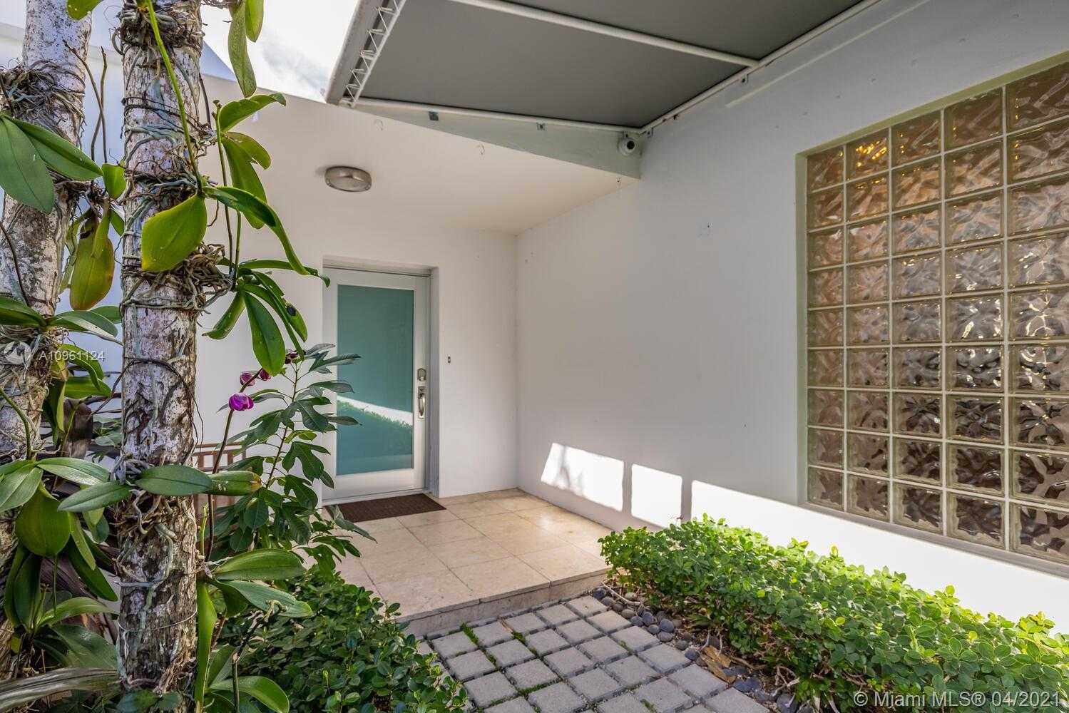 Small Image of 620 WEST DILIDO DR, Miami Beach Number 6