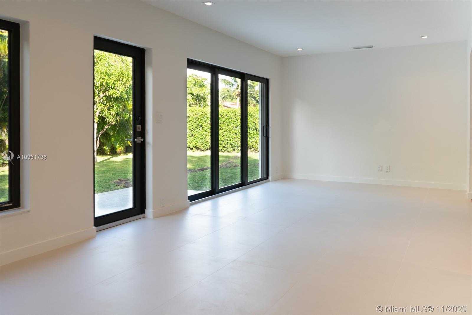 Small Image of 511 SAN JUAN DR #., Coral Gables Number 11