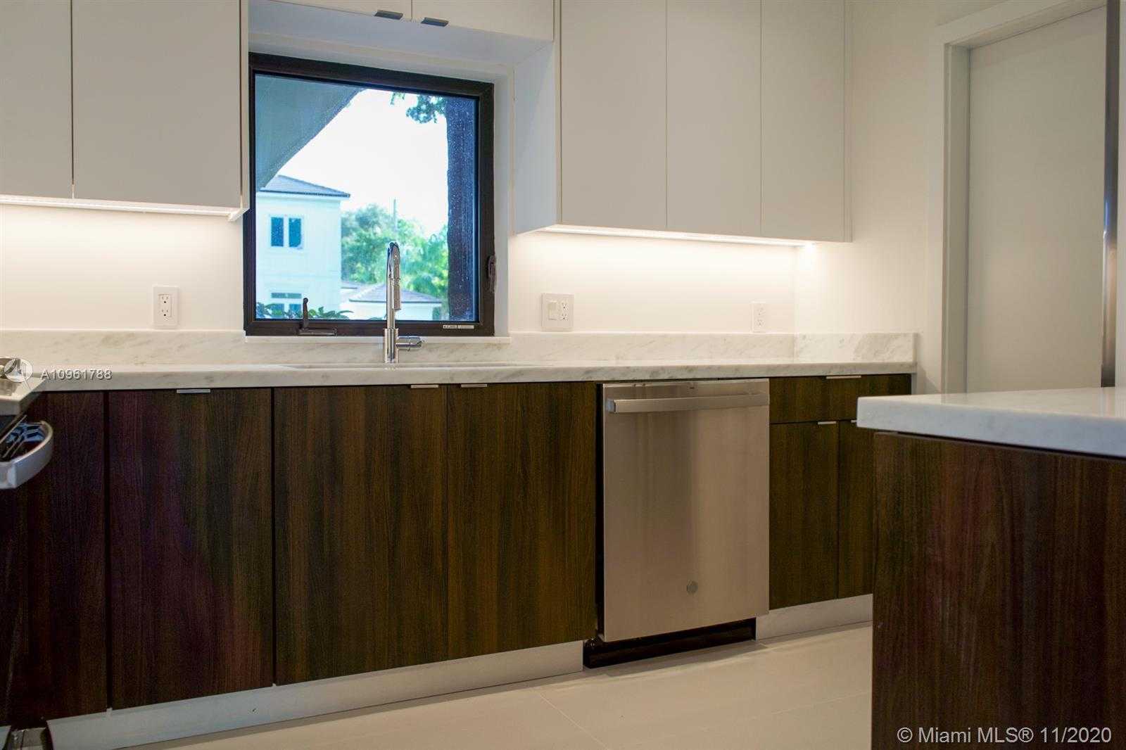 Small Image of 511 SAN JUAN DR #., Coral Gables Number 13