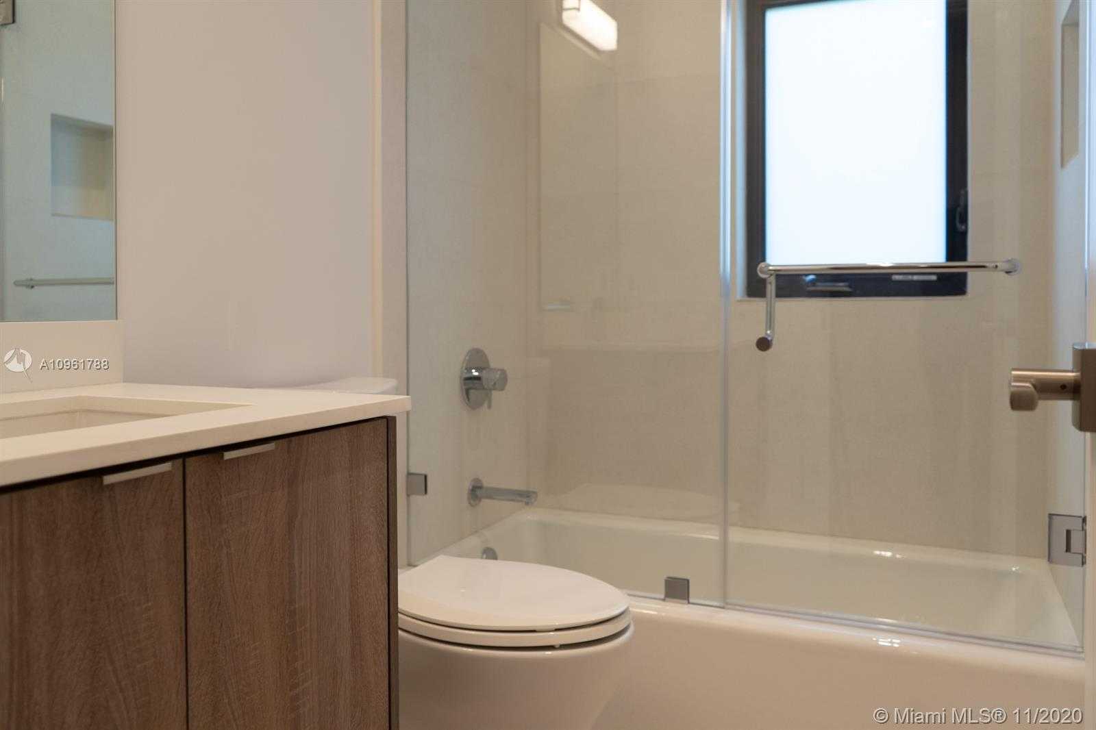 Small Image of 511 SAN JUAN DR #., Coral Gables Number 24