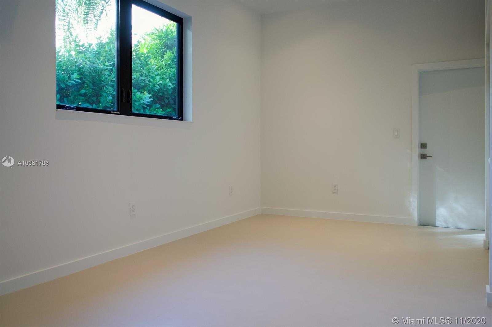 Small Image of 511 SAN JUAN DR #., Coral Gables Number 28