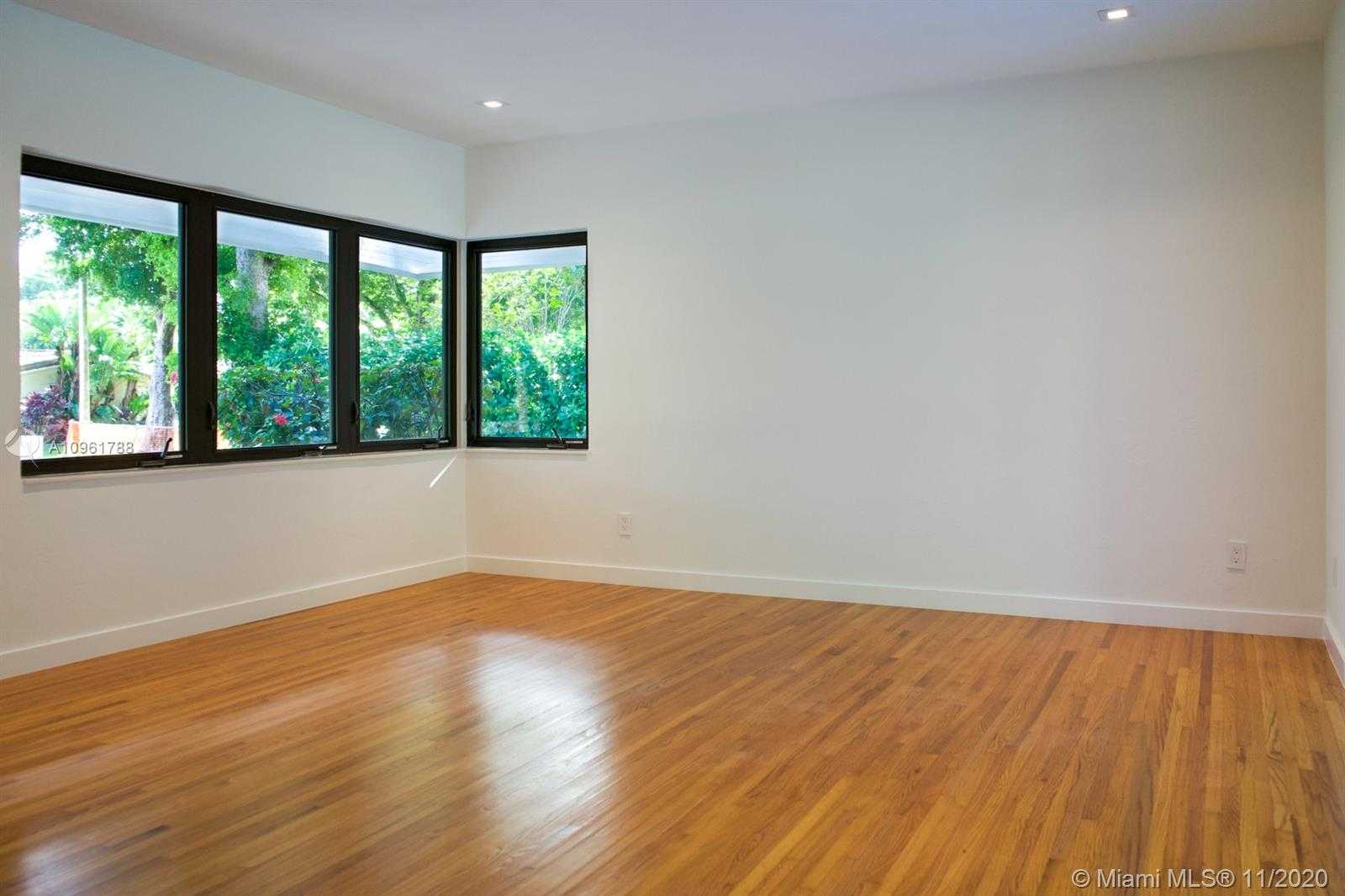 Small Image of 511 SAN JUAN DR #., Coral Gables Number 5