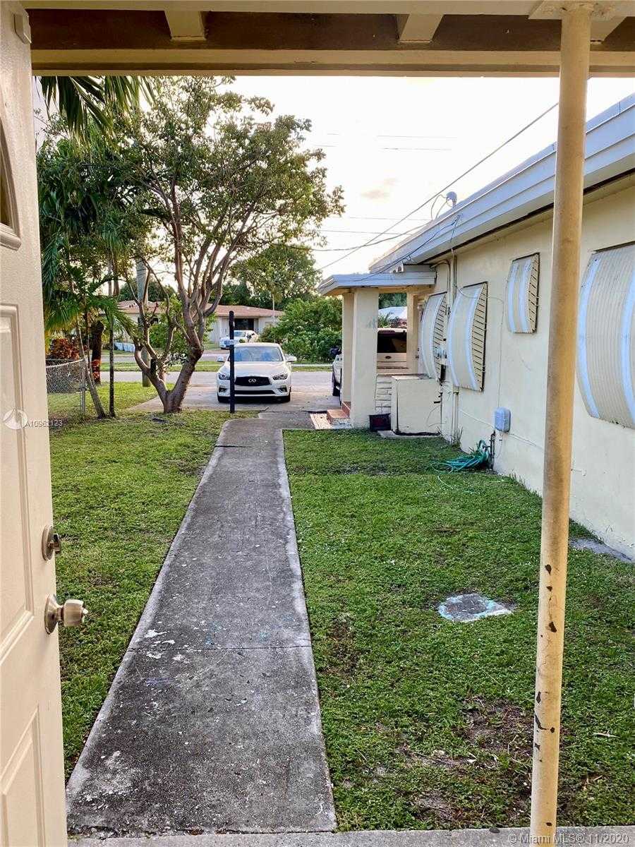 Small Image of 612 NORTH WEST 6TH CT #R, Hallandale Beach Number 2