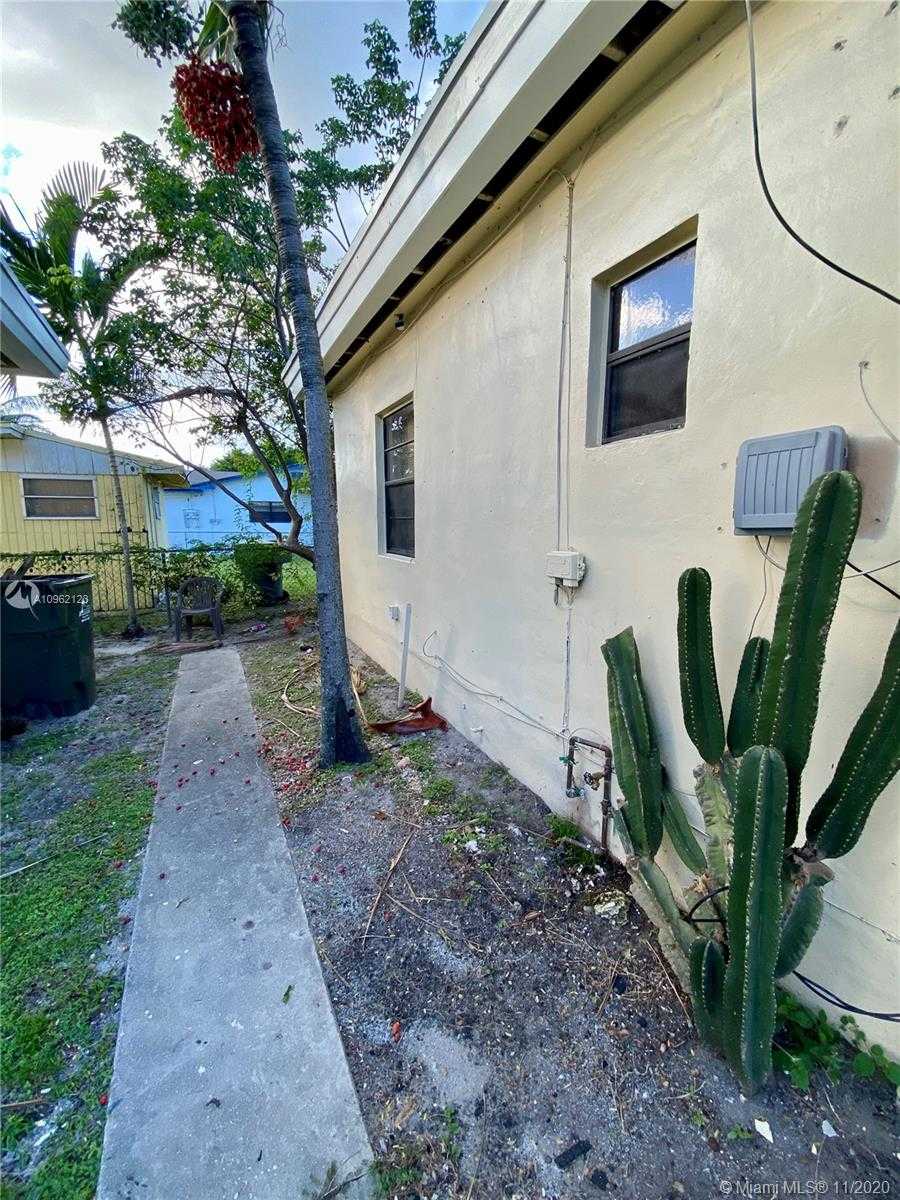 Small Image of 612 NORTH WEST 6TH CT #R, Hallandale Beach Number 3