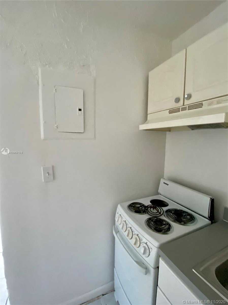Small Image of 612 NORTH WEST 6TH CT #R, Hallandale Beach Number 8