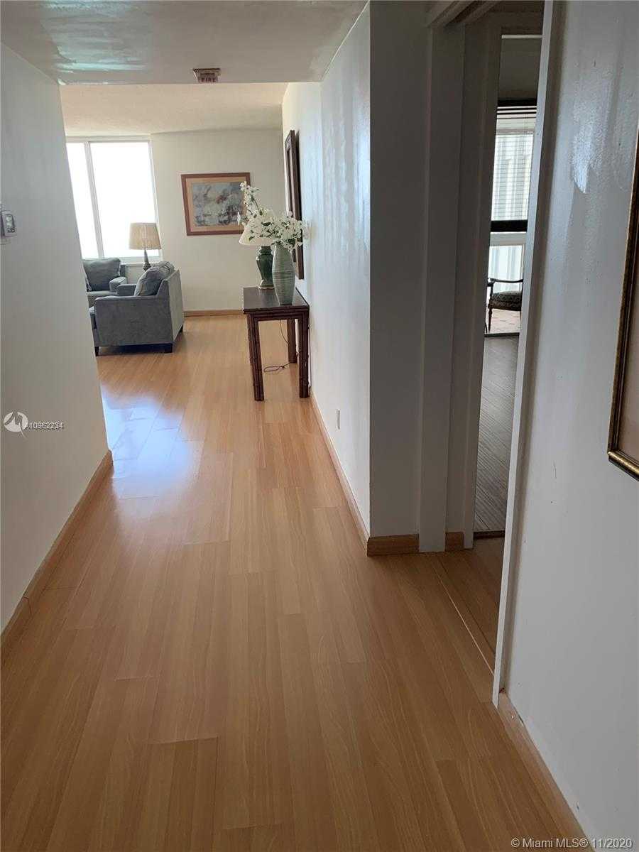 Small Image of 5401 COLLINS AVE #1119, Miami Beach Number 10