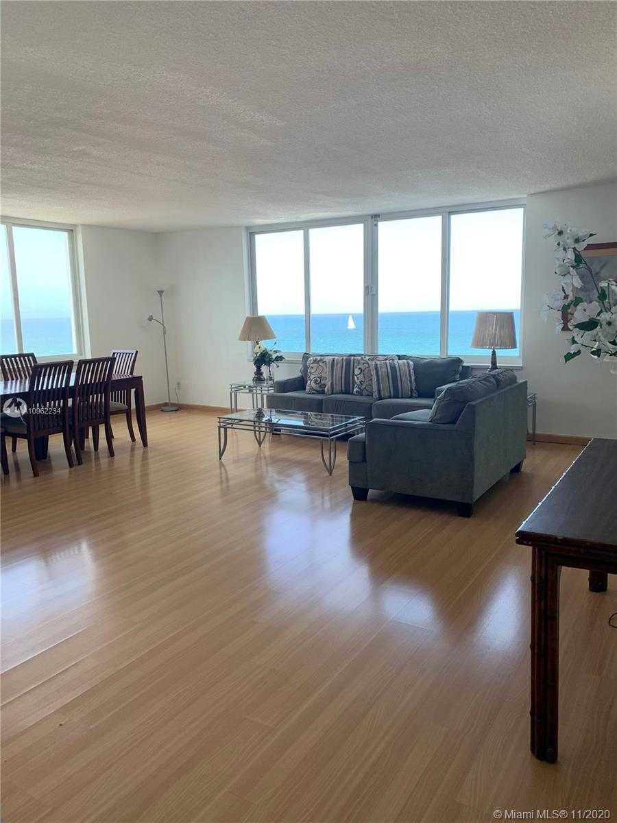 Small Image of 5401 COLLINS AVE #1119, Miami Beach Number 3